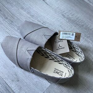 Toms women’s slip on shoe